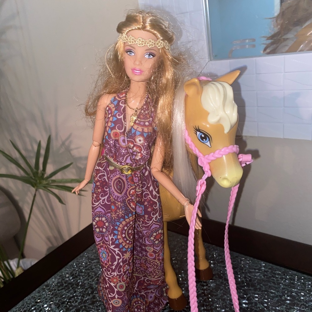 Barbie doll horses (2 included) *with free gift*